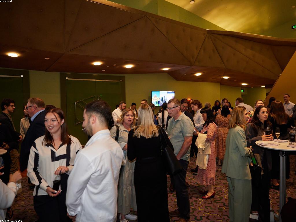 យុទ្ធសាស្រ្តស្លុតដើម្បីសមត្ថភាពទីផ្សារ