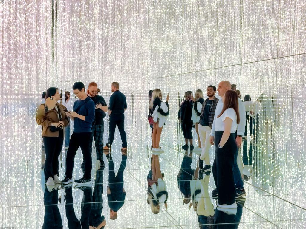 សារៈសំខាន់នៃព័ត៌មានស្លុតក្នុងការអភិវឌ្ឍន៍ភាពទំនាក់ទំនង